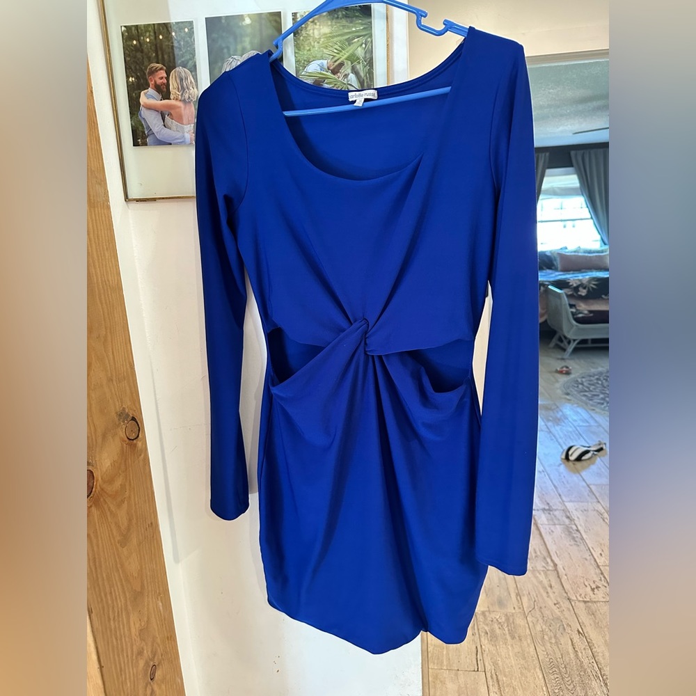 Beautiful cobalt blue stretchy dress with cutouts 💙💙💙